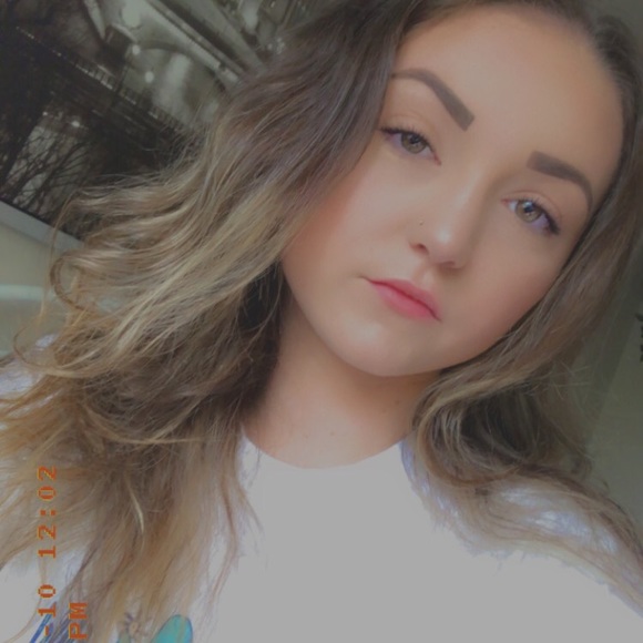 Meet your Posher, Keelin - Picture 1 of 1